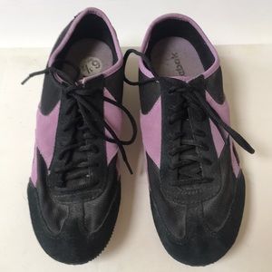 NWOT Reebok Women Black Purple Sneakers Sz 6.5